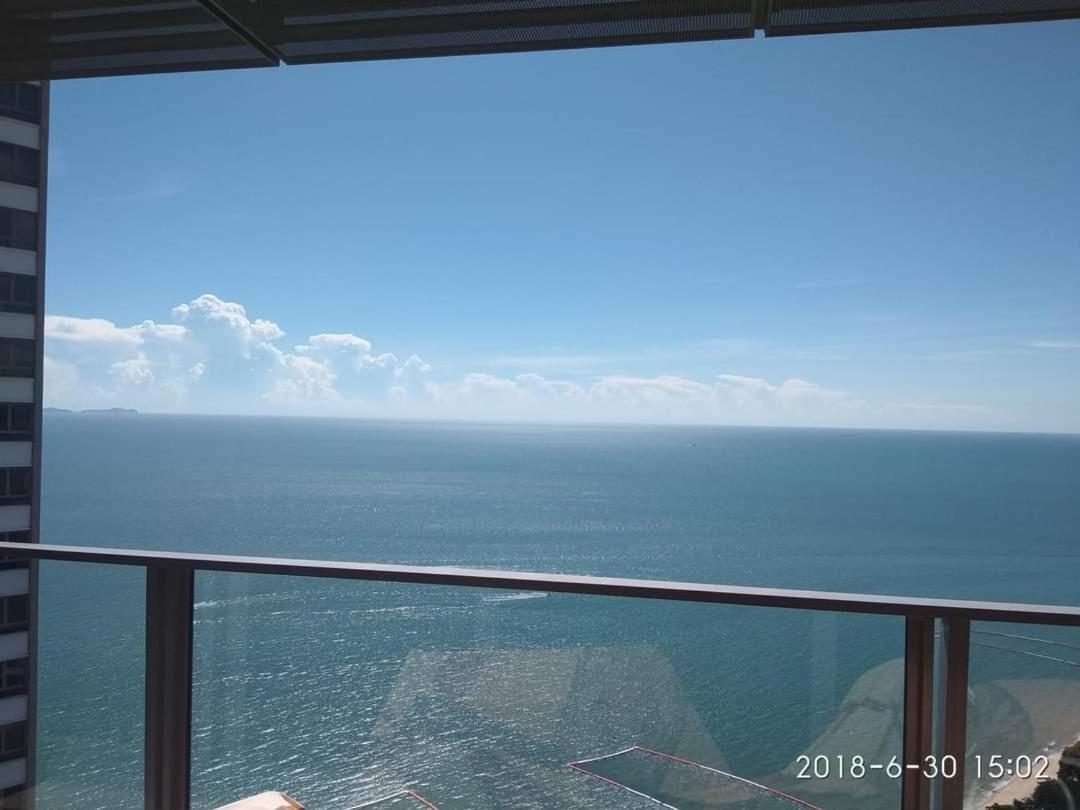 Sea View Apartment In Патая Екстериор снимка