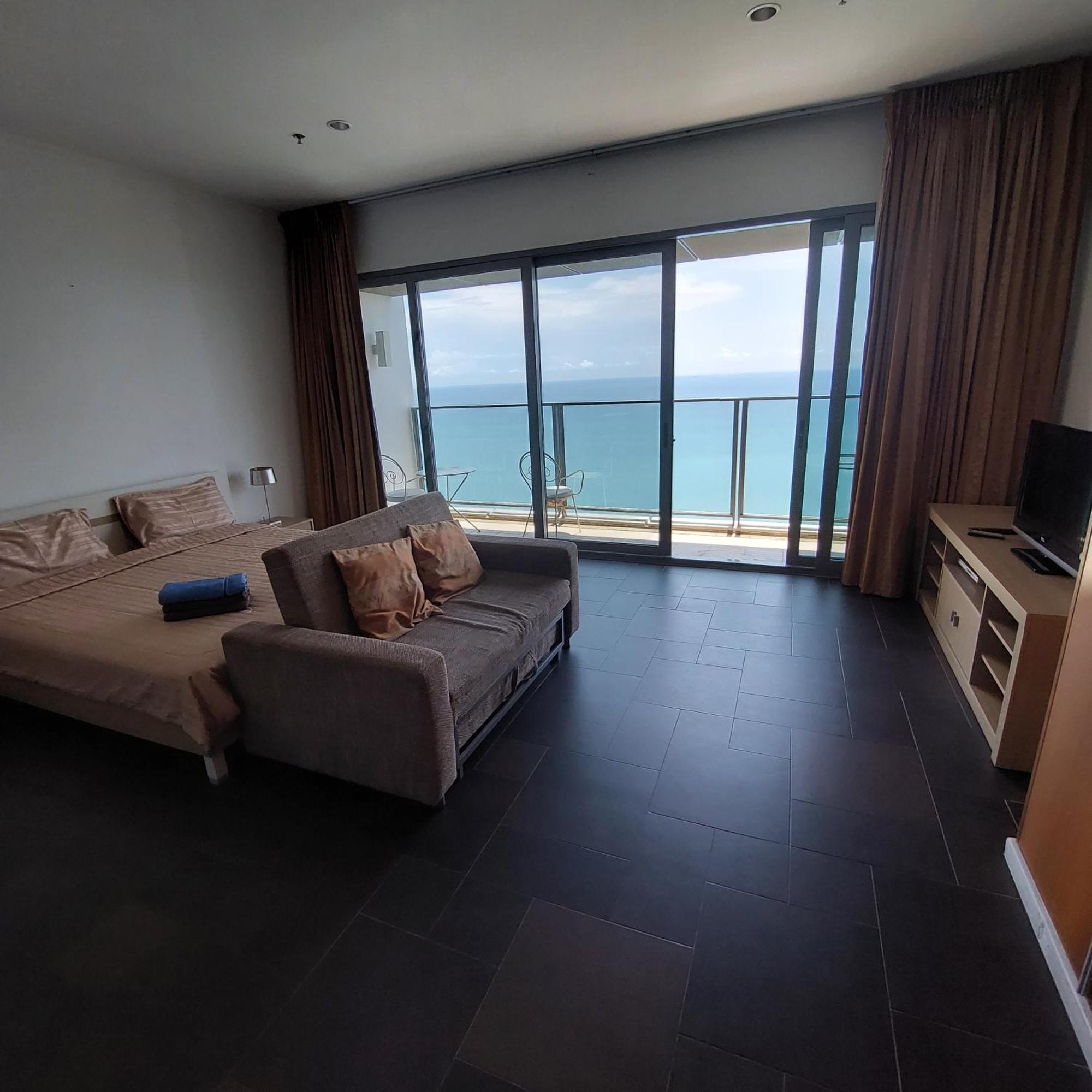 Sea View Apartment In Патая Екстериор снимка