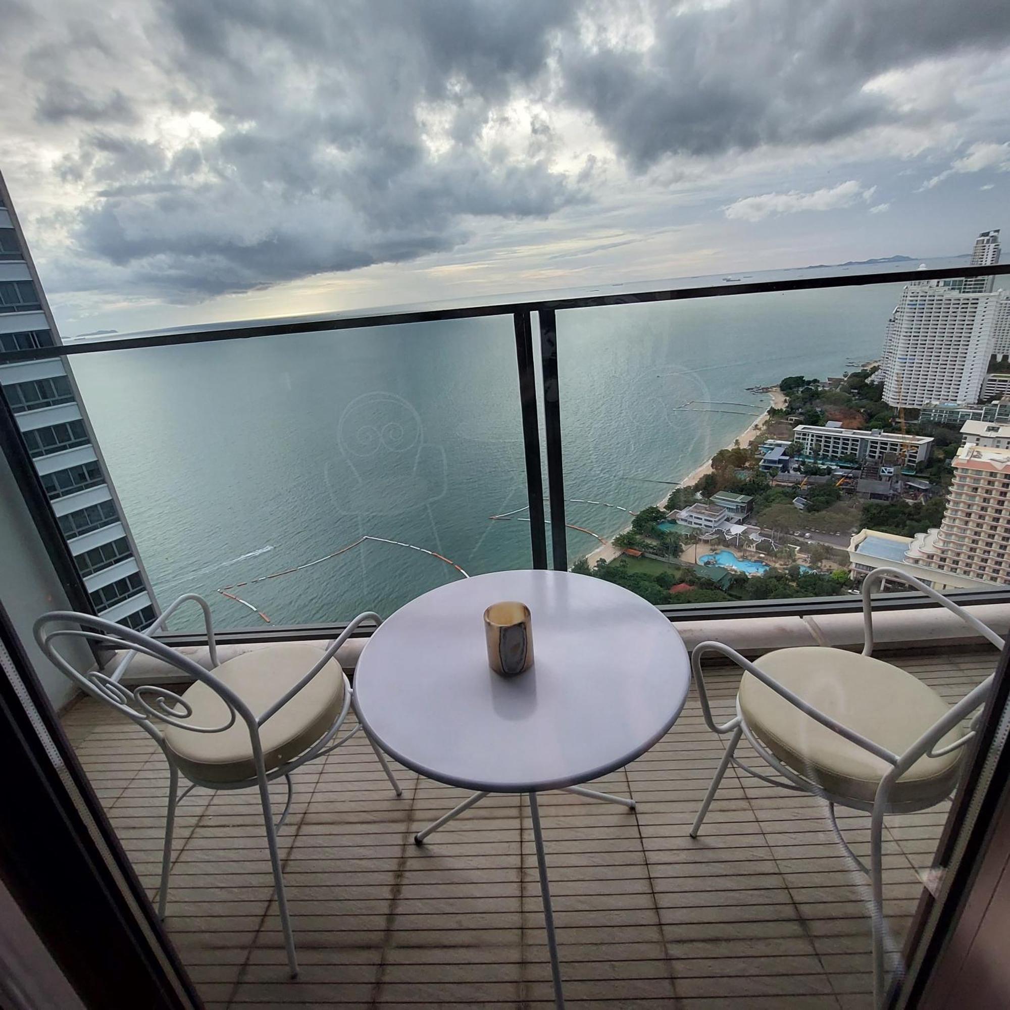 Sea View Apartment In Патая Екстериор снимка